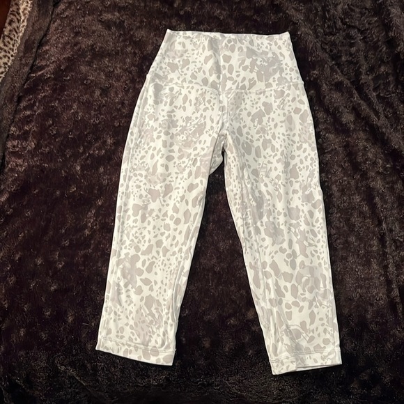 Lululemon SZ 4 Leggings - Picture 1 of 7